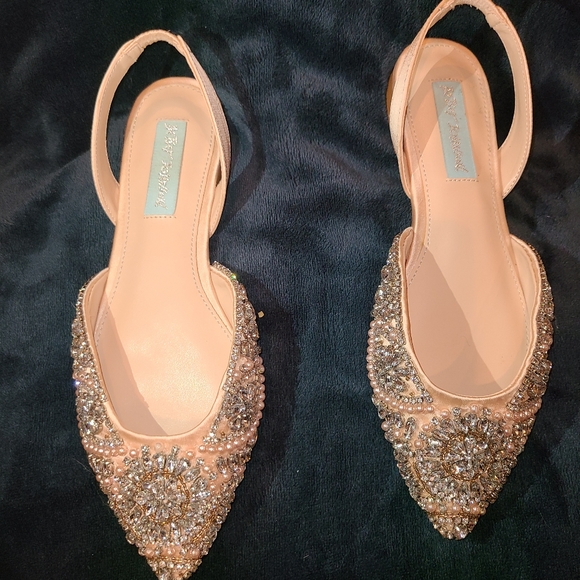 Blue by Betsey Johnson Women's Sb-Molly Pointed Toe Flat - Picture 5 of 11